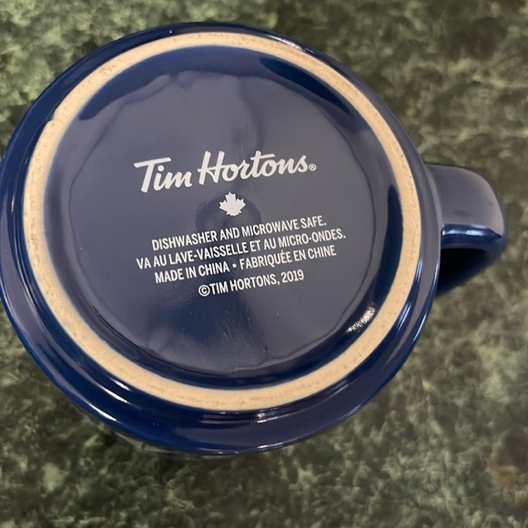 Tim Hortons Moose Forest Scene 2019 Edition Cup - Picture 4 of 6